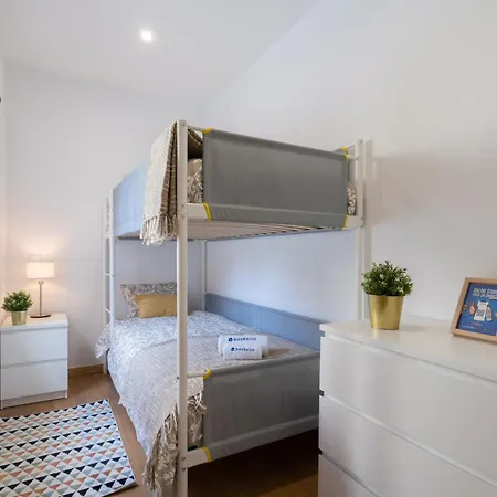 Host Wise - Enchanting Unique Flat - Ace Location Apartment Porto