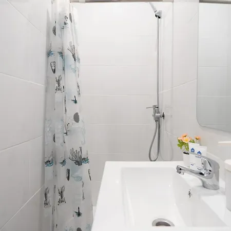 Host Wise - Enchanting Unique Flat - Ace Location