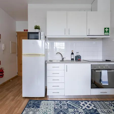 Host Wise - Enchanting Unique Flat - Ace Location * Porto