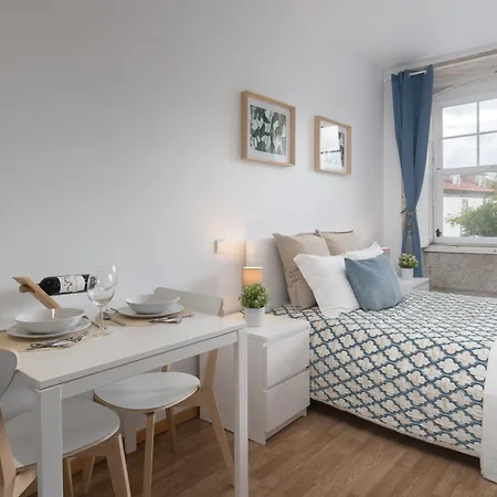 Host Wise - Enchanting Unique Flat - Ace Location Apartment