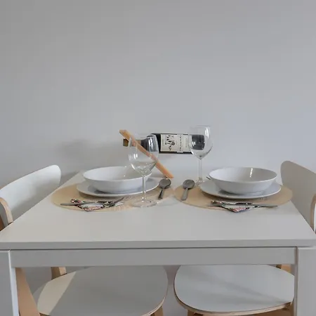 Host Wise - Enchanting Unique Flat - Ace Location Apartment
