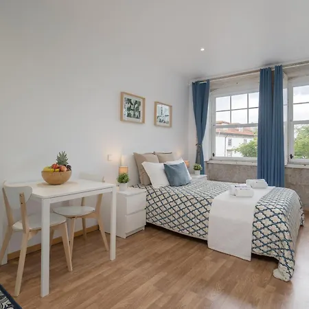 Host Wise - Enchanting Unique Flat - Ace Location Apartment Porto