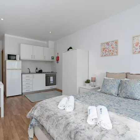 Host Wise - Enchanting Unique Flat - Ace Location * Porto