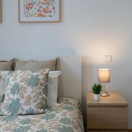 Host Wise - Enchanting Unique Flat - Ace Location * Oporto