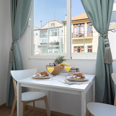 Host Wise - Enchanting Unique Flat - Ace Location Apartment Porto