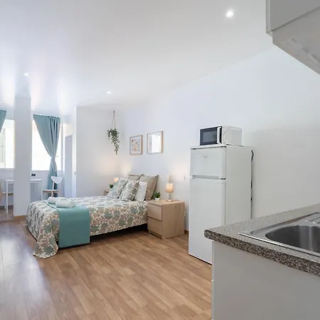 Host Wise - Enchanting Unique Flat - Ace Location Porto