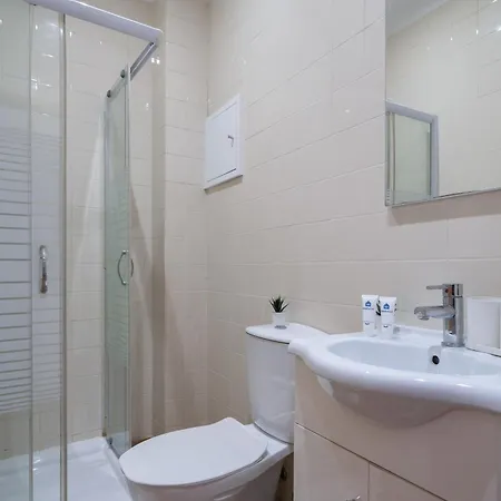 Host Wise - Enchanting Unique Flat - Ace Location * Oporto