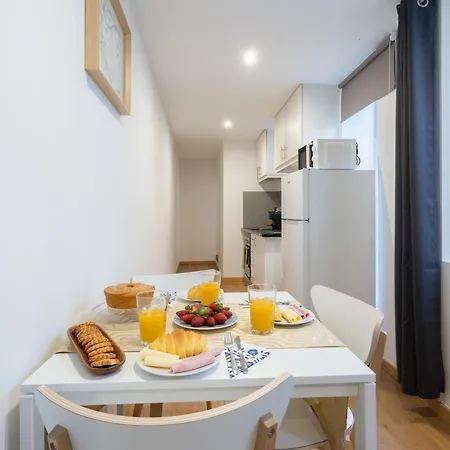 Host Wise - Enchanting Unique Flat - Ace Location Porto