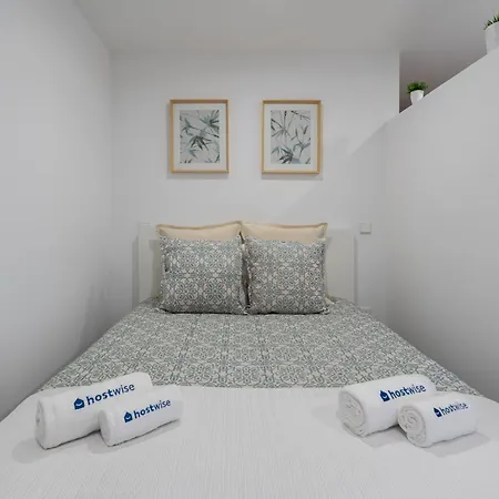 Host Wise - Enchanting Unique Flat - Ace Location Apartment